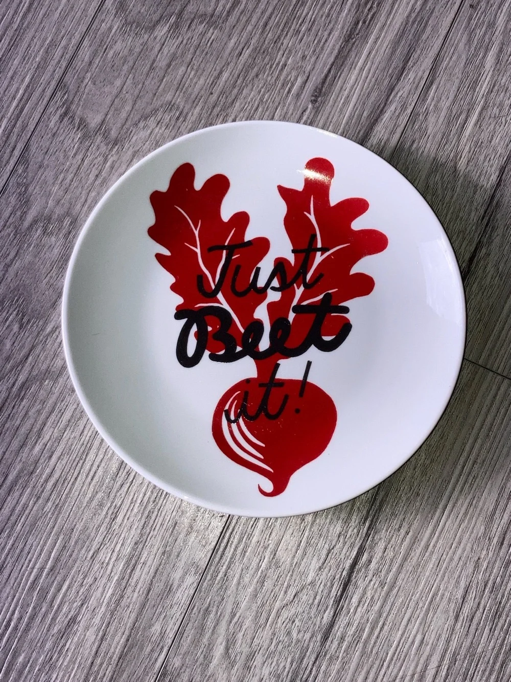 CRATE & BARREL “Just Beet It” Round Ceramic Appetizer Plate 6.75 inches
